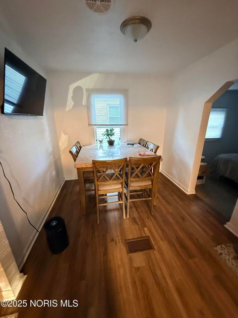 Tiny photo for 5331 Fleet Road, Toledo, OH 43615 (MLS # 10000157)