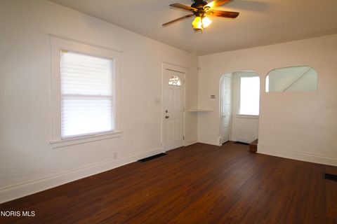 Tiny photo for 1146 Walbridge Avenue, Toledo, OH 43609 (MLS # 10007096)