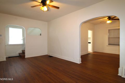 Tiny photo for 1146 Walbridge Avenue, Toledo, OH 43609 (MLS # 10007096)