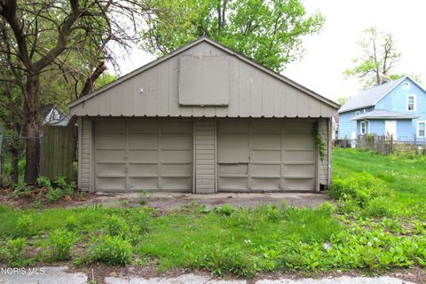 Tiny photo for 1146 Walbridge Avenue, Toledo, OH 43609 (MLS # 10007096)
