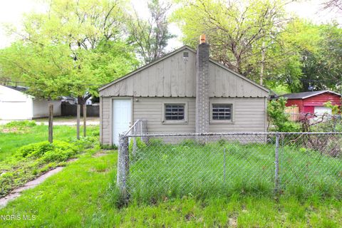 Tiny photo for 1146 Walbridge Avenue, Toledo, OH 43609 (MLS # 10007096)