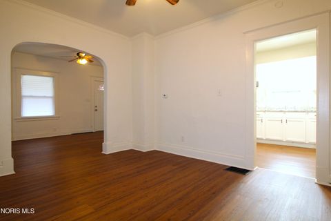Tiny photo for 1146 Walbridge Avenue, Toledo, OH 43609 (MLS # 10007096)