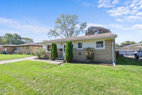 Tiny photo for 1141 Kirk Street, Maumee, OH 43537 (MLS # 10014299)