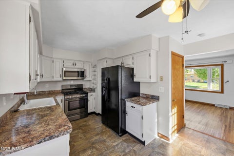 Tiny photo for 1141 Kirk Street, Maumee, OH 43537 (MLS # 10014299)