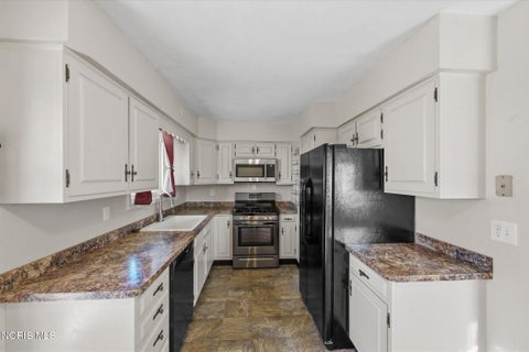 Tiny photo for 1141 Kirk Street, Maumee, OH 43537 (MLS # 10014299)
