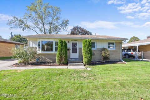 Homes For Sale - 1141 Kirk Street<br/> Maumee, OH 43537