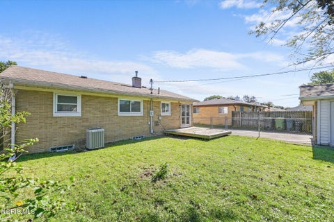 Tiny photo for 1141 Kirk Street, Maumee, OH 43537 (MLS # 10014299)