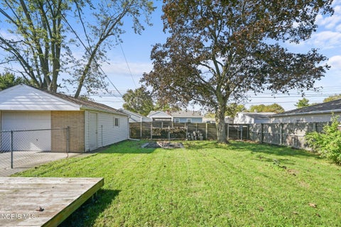 Tiny photo for 1141 Kirk Street, Maumee, OH 43537 (MLS # 10014299)