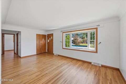 Tiny photo for 1141 Kirk Street, Maumee, OH 43537 (MLS # 10014299)