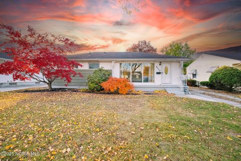 Photo of 5117 Fern Drive, Toledo, OH 43613 (MLS # 10000229)