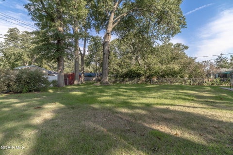 Tiny photo for 4831 Cedarhurst Road, Toledo, OH 43613 (MLS # 10012674)