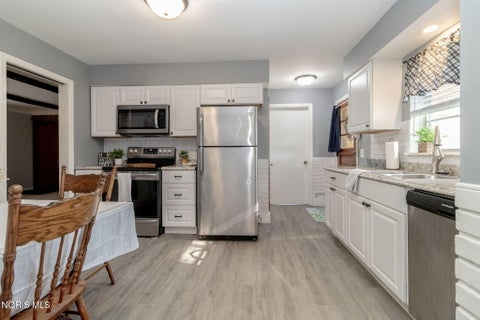 Tiny photo for 4831 Cedarhurst Road, Toledo, OH 43613 (MLS # 10012674)