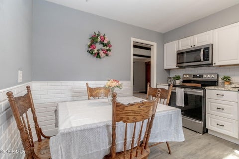 Tiny photo for 4831 Cedarhurst Road, Toledo, OH 43613 (MLS # 10012674)