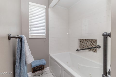 Tiny photo for 4831 Cedarhurst Road, Toledo, OH 43613 (MLS # 10012674)
