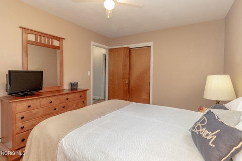 Tiny photo for 4831 Cedarhurst Road, Toledo, OH 43613 (MLS # 10012674)