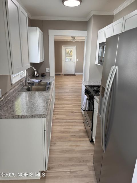 Tiny photo for 424 S Allen Street, Bryan, OH 43506 (MLS # 10000337)