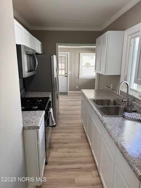 Tiny photo for 424 S Allen Street, Bryan, OH 43506 (MLS # 10000337)