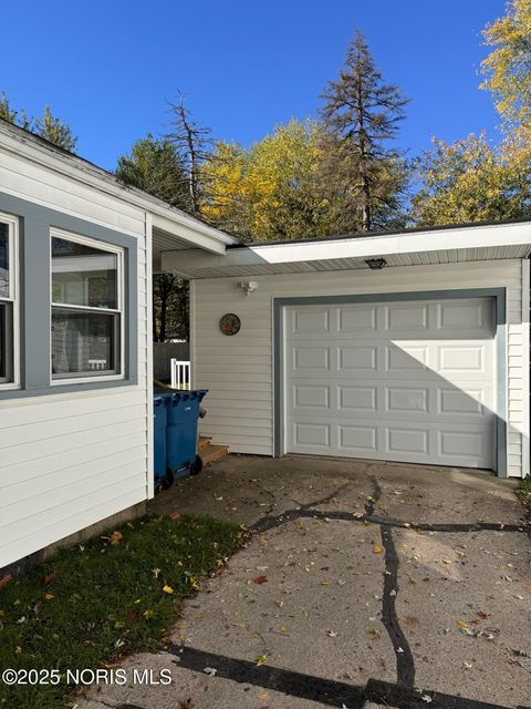 Tiny photo for 424 S Allen Street, Bryan, OH 43506 (MLS # 10000337)