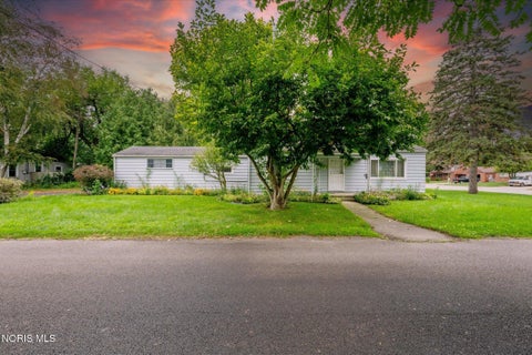 Photo of 2927 W Alexis Road, Toledo, OH 43613 (MLS # 10013273)
