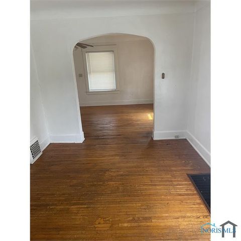 Tiny photo for 164 Corinth Street, Toledo, OH 43609 (MLS # 10008155)