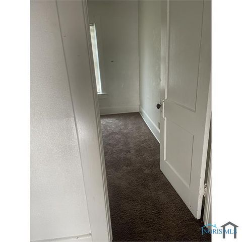 Tiny photo for 164 Corinth Street, Toledo, OH 43609 (MLS # 10008155)