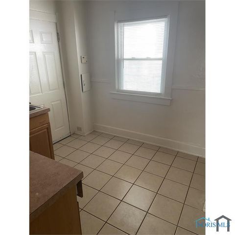 Tiny photo for 164 Corinth Street, Toledo, OH 43609 (MLS # 10008155)