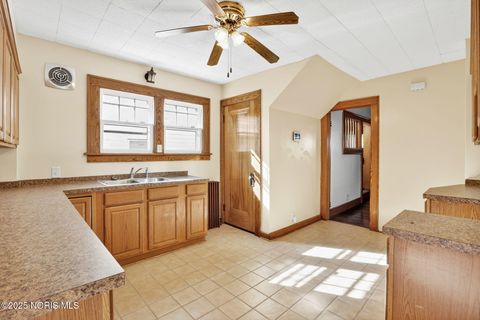 Tiny photo for 541 Apple Avenue, Toledo, OH 43609 (MLS # 10000455)