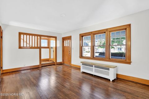 Tiny photo for 541 Apple Avenue, Toledo, OH 43609 (MLS # 10000455)