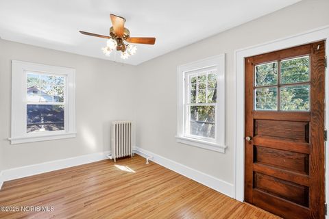 Tiny photo for 541 Apple Avenue, Toledo, OH 43609 (MLS # 10000455)