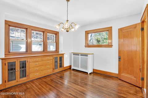 Tiny photo for 541 Apple Avenue, Toledo, OH 43609 (MLS # 10000455)
