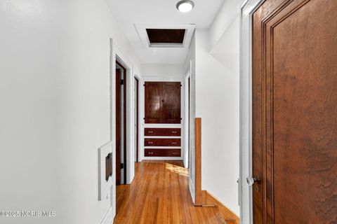 Tiny photo for 541 Apple Avenue, Toledo, OH 43609 (MLS # 10000455)