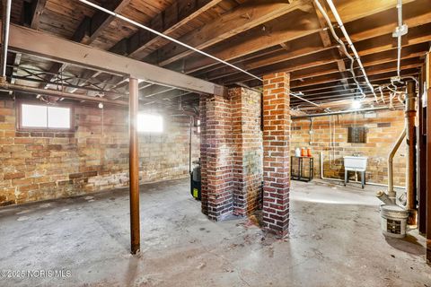 Tiny photo for 541 Apple Avenue, Toledo, OH 43609 (MLS # 10000455)