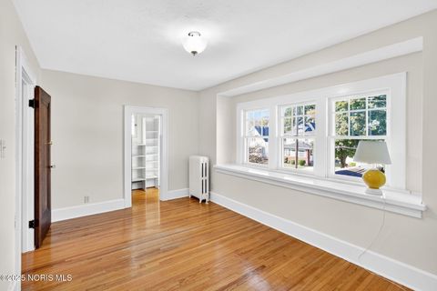 Tiny photo for 541 Apple Avenue, Toledo, OH 43609 (MLS # 10000455)