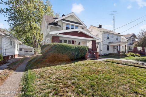Tiny photo for 541 Apple Avenue, Toledo, OH 43609 (MLS # 10000455)