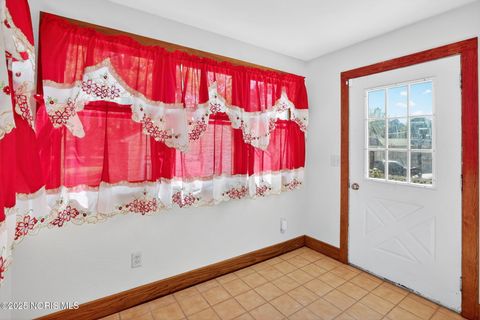 Tiny photo for 541 Apple Avenue, Toledo, OH 43609 (MLS # 10000455)