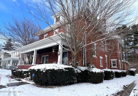 Photo of 400 W Mansfield Street, Bucyrus, OH 44820 (MLS # 10003300)