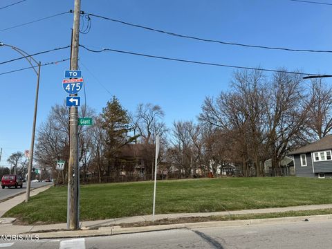 Tiny photo for 3206 Upton Avenue, Toledo, OH 43613 (MLS # 10005404)