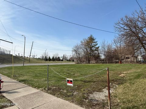 Photo of 3206 Upton Avenue, Toledo, OH 43613 (MLS # 10005404)