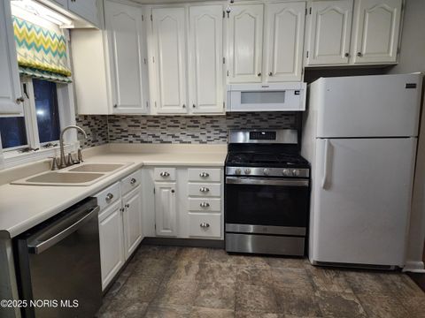 Tiny photo for 432 W Northgate Parkway, Toledo, OH 43612 (MLS # 10001792)