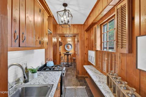 Tiny photo for 240 W Indiana Avenue, Perrysburg, OH 43551 (MLS # 10011521)