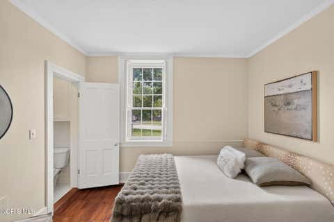 Tiny photo for 240 W Indiana Avenue, Perrysburg, OH 43551 (MLS # 10011521)
