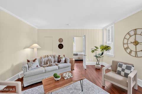 Tiny photo for 240 W Indiana Avenue, Perrysburg, OH 43551 (MLS # 10011521)