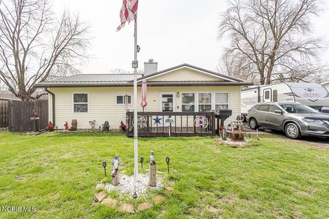Photo of 815 Eastern Avenue, Fostoria, OH 44830 (MLS # 10005489)