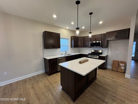 Tiny photo for 5021 Easton Drive, Oregon, OH 43616 (MLS # 10003666)