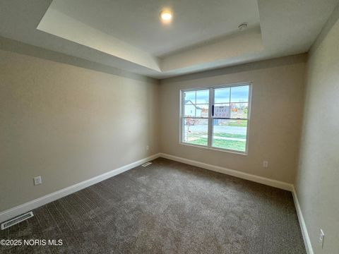 Tiny photo for 5021 Easton Drive, Oregon, OH 43616 (MLS # 10003666)