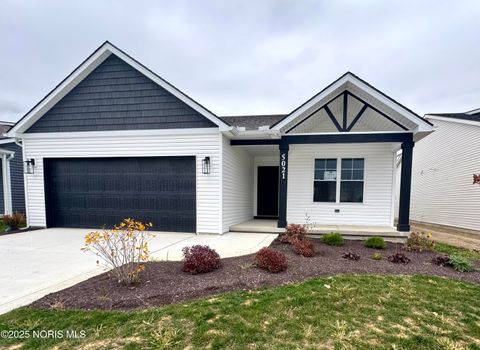 Photo of 5021 Easton Drive, Oregon, OH 43616 (MLS # 10003666)