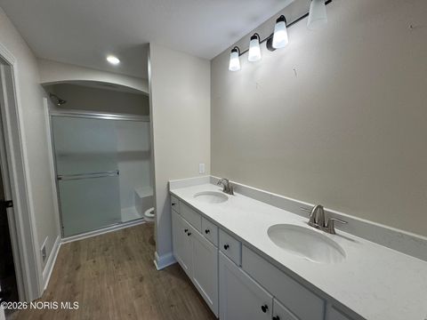 Tiny photo for 5021 Easton Drive, Oregon, OH 43616 (MLS # 10003666)