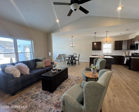 Tiny photo for 5021 Easton Drive, Oregon, OH 43616 (MLS # 10003666)