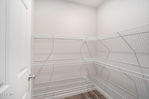 Tiny photo for 2049 Pear Tree Lane, Delta, OH 43515 (MLS # 10004227)