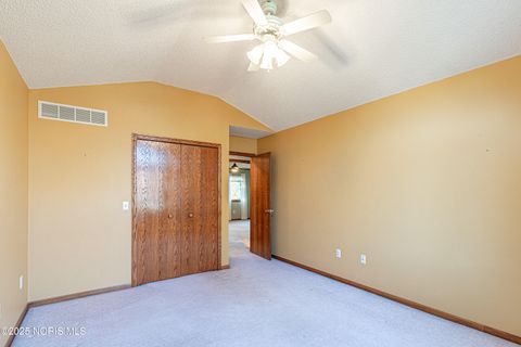 Tiny photo for 1269 Grassy Lane, Rossford, OH 43460 (MLS # 10000510)